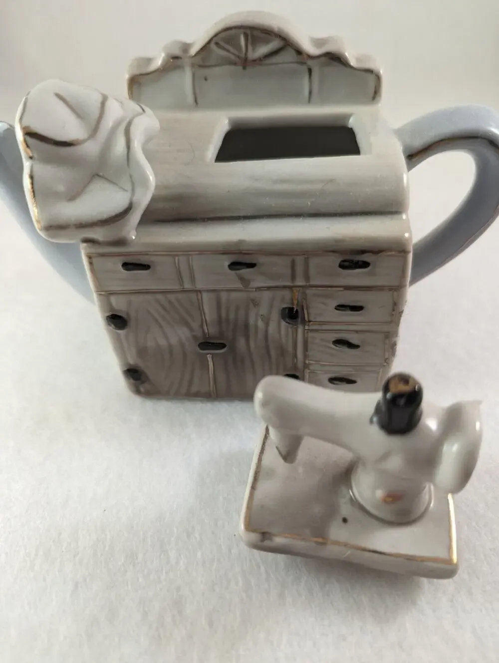 China Porcelain Decor Sewing Trinket Box Teapot.Size 4